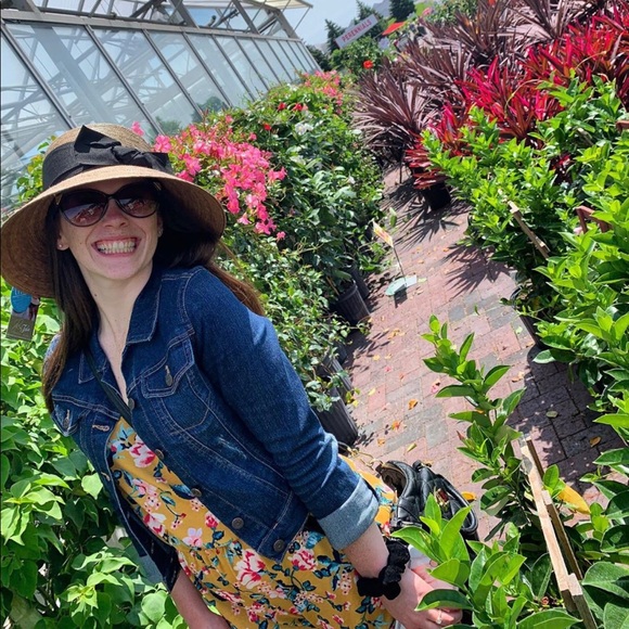 Meet your Posher, Hayley - Picture 1 of 1